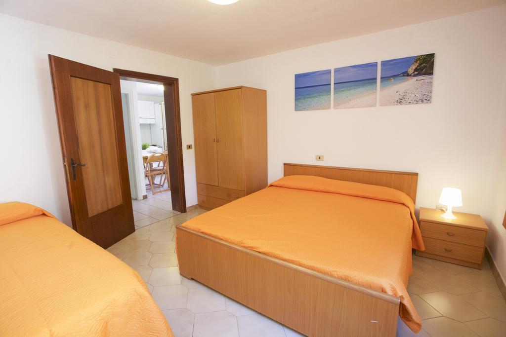 Conti Lacona